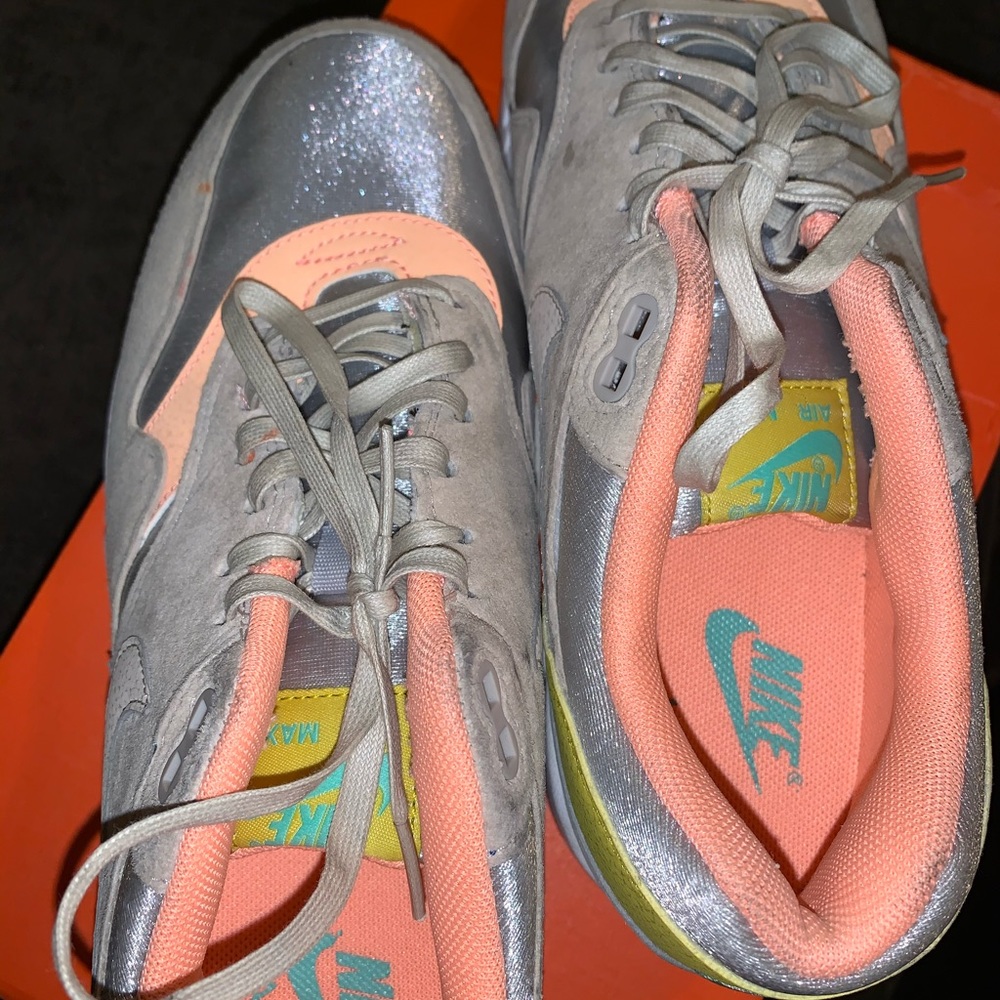 Nike Women’s Air Max size 10